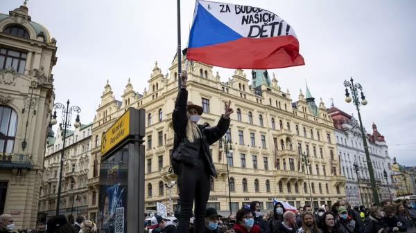 Врачи провели в Праге акцию протеста против мер по борьбе с коронавирусом